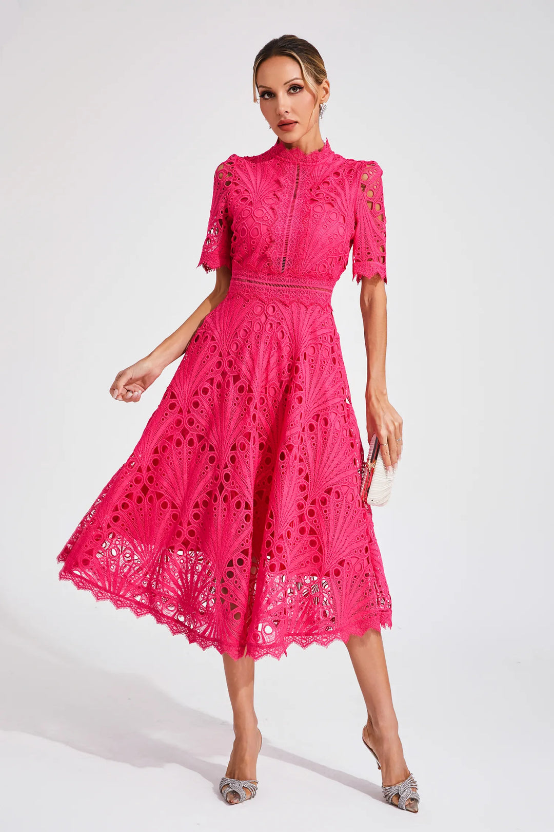 Chic Women’s Midi Dress with Delicate Lace Details