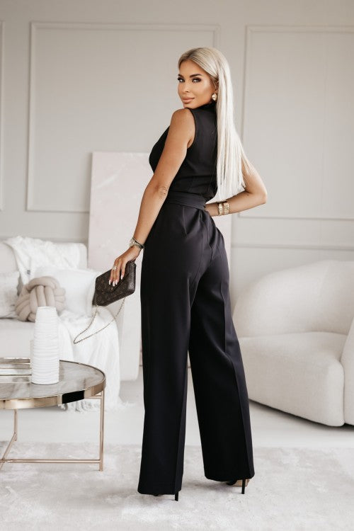 Chic Sleeveless Jumpsuit with Flattering Fit for Women