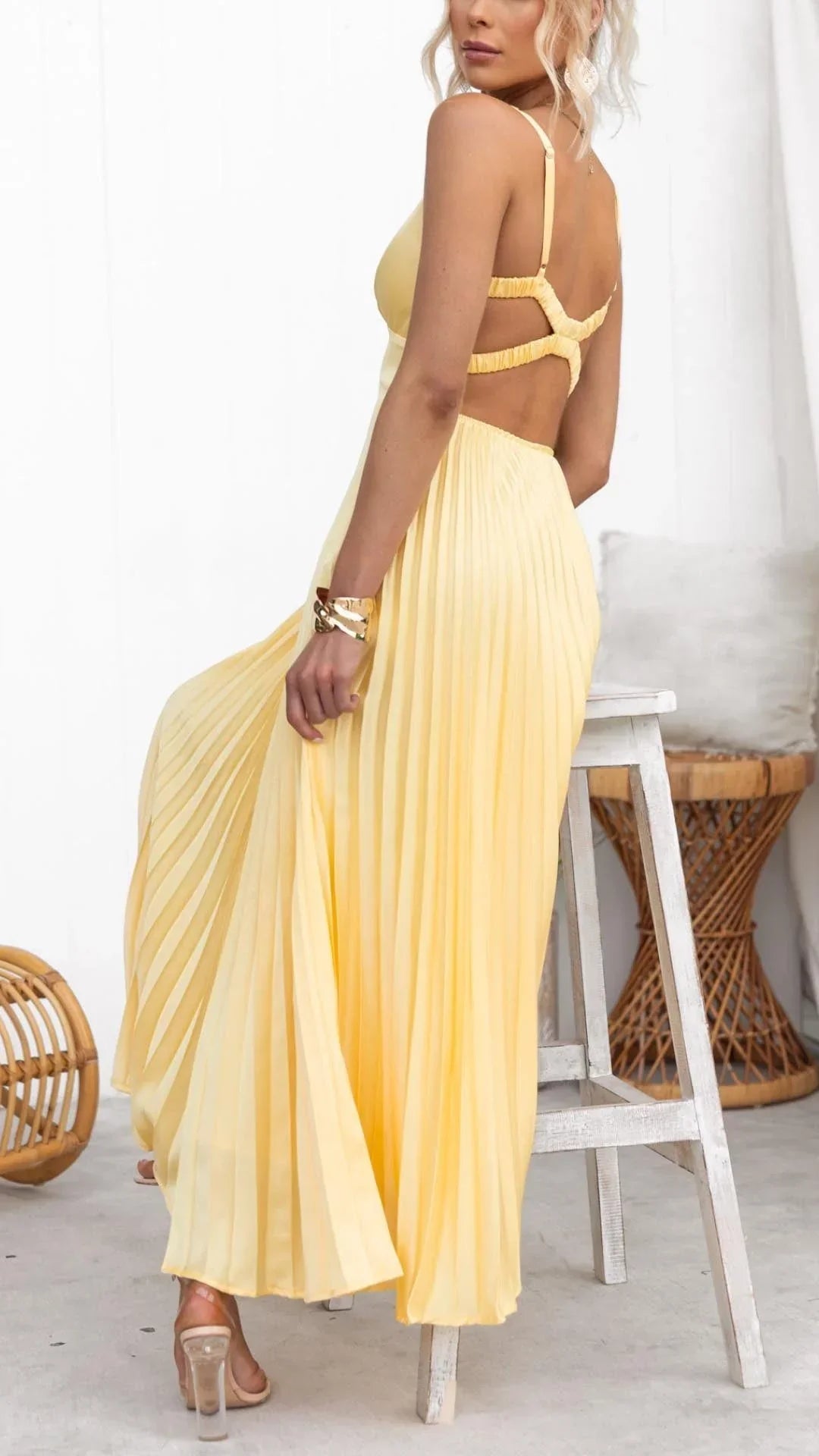 Chic Yellow Pleated V-Neck Maxi Dress