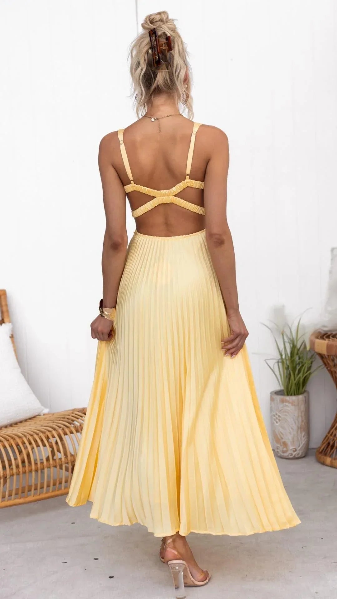 Chic Yellow Pleated V-Neck Maxi Dress