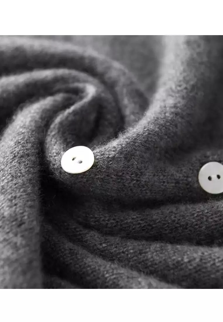 Lightweight Buttoned Stretch Sweater for Women